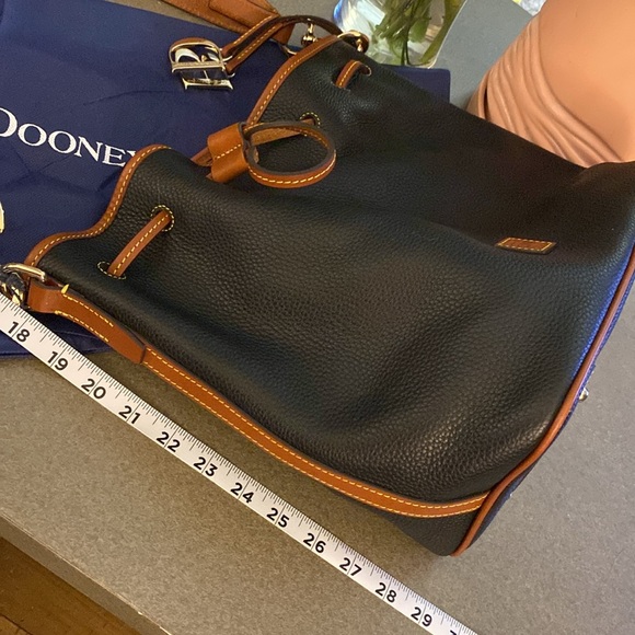 Dooney & Bourke bucket bag - Picture 6 of 8